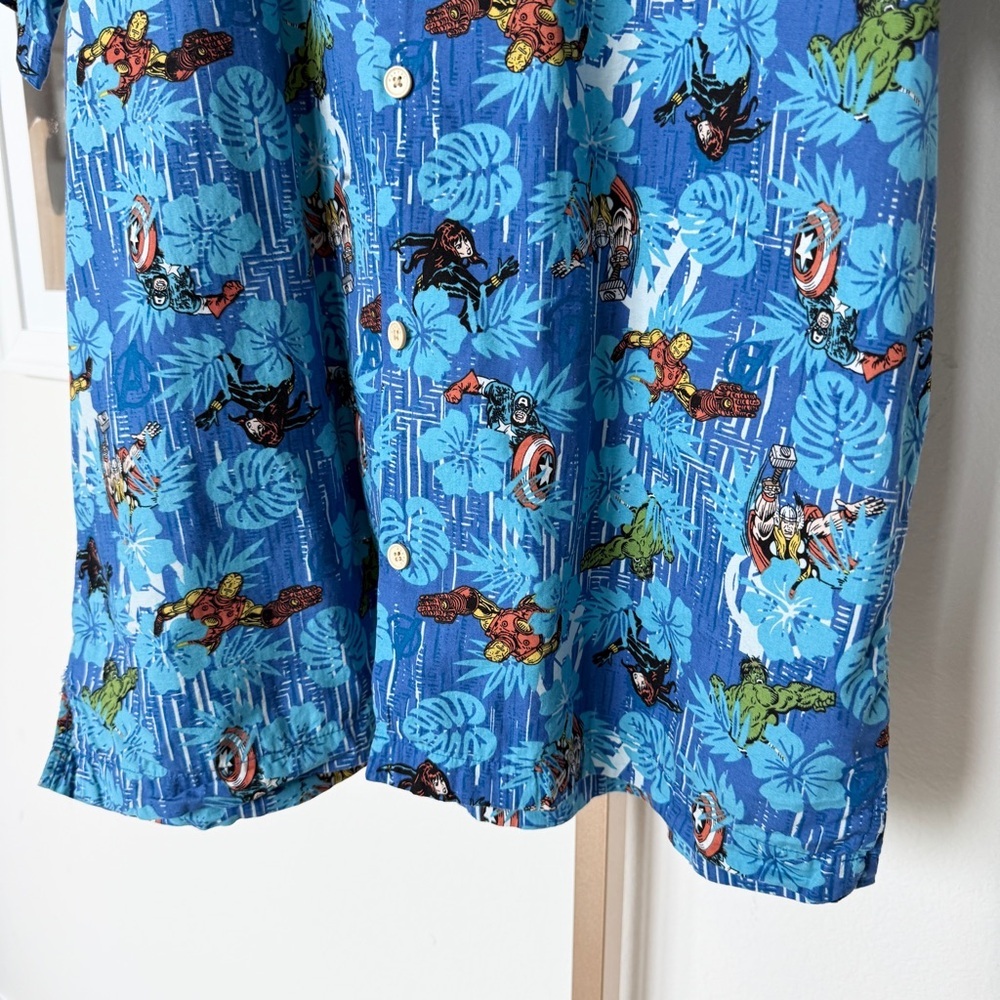 Marvel Avengers Men's Blue Graphic Print Hawaiian  Camp Collar Shirt Size L - Picture 3 of 13